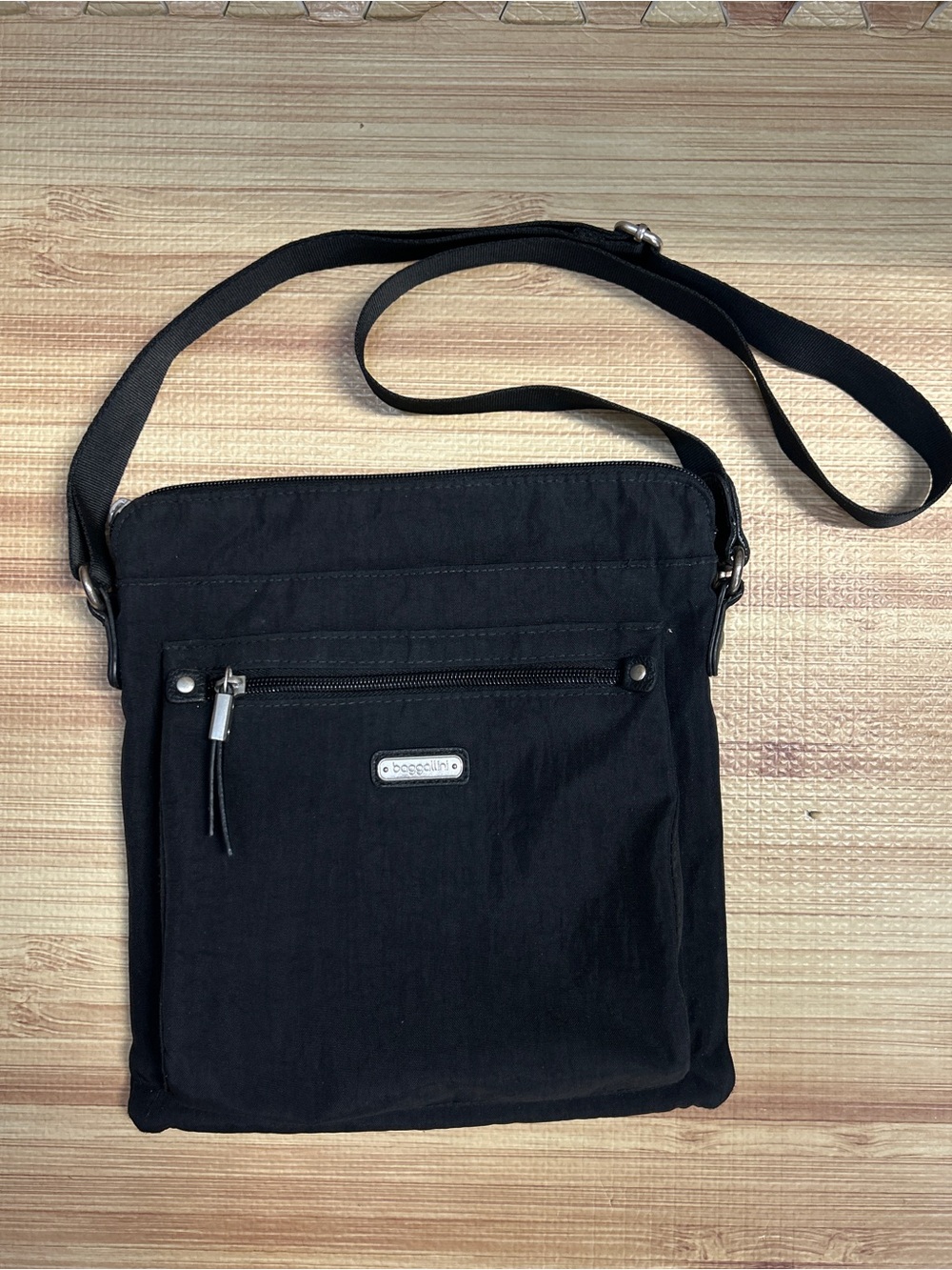 Baggallini Black Nylon Pocket Crossbody Travel Bag 10"